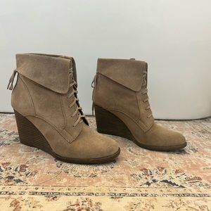 Lucky Brand Yuzu wedge boots
